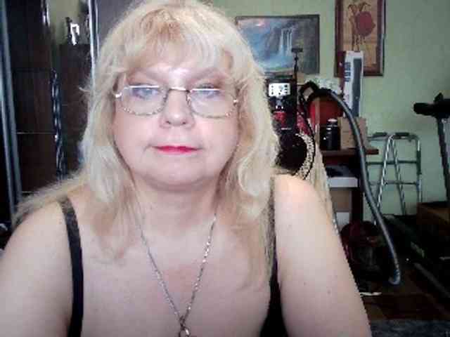 LOLA88888 webcam