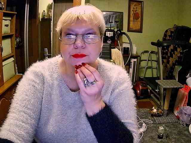 LOLA88888 webcam