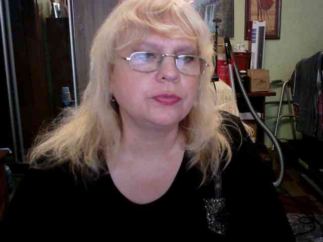 LOLA88888 webcam