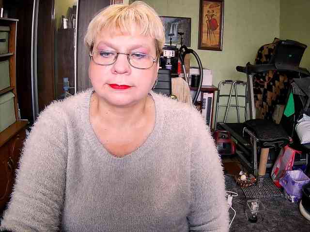LOLA88888 webcam