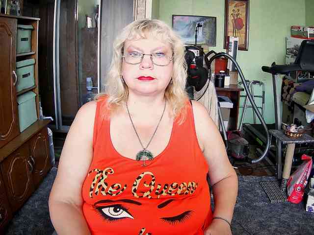 LOLA88888 webcam