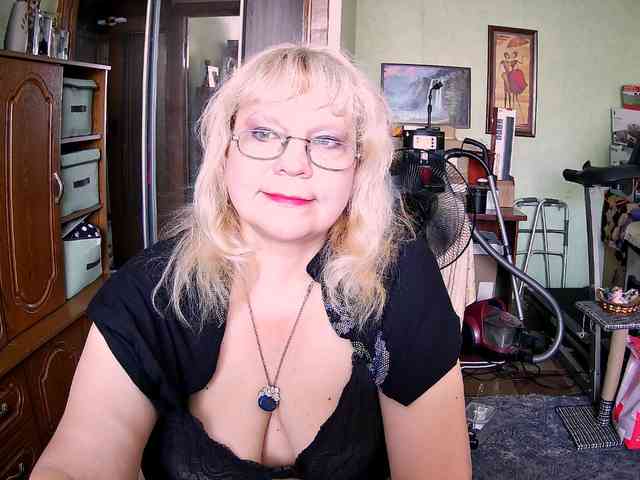 LOLA88888 webcam