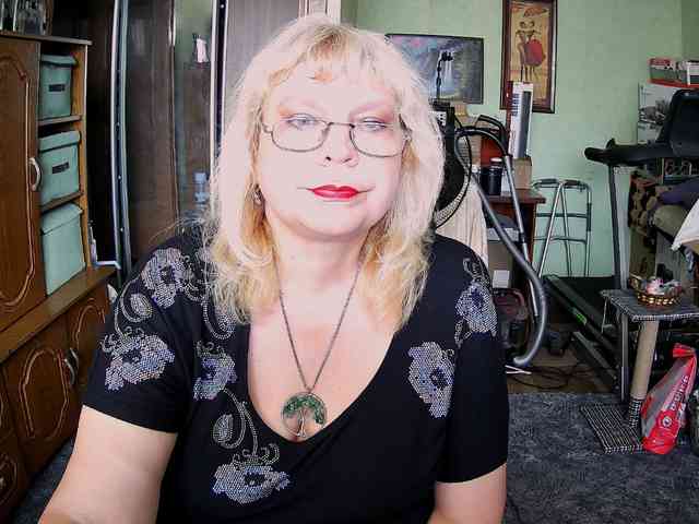 LOLA88888 webcam