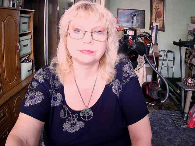 LOLA88888 webcam