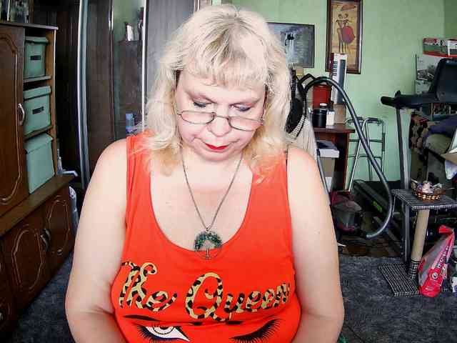 LOLA88888 webcam