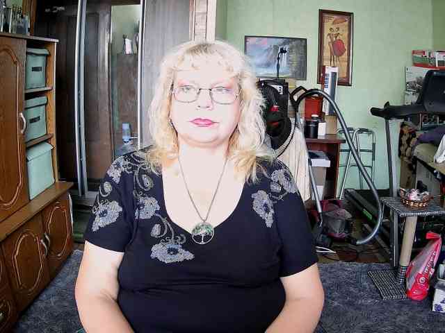 LOLA88888 webcam