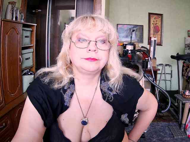 LOLA88888 webcam