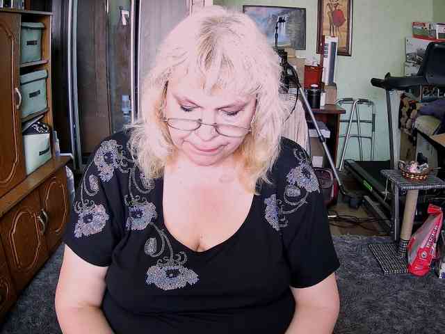 LOLA88888 webcam