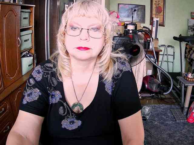 LOLA88888 webcam