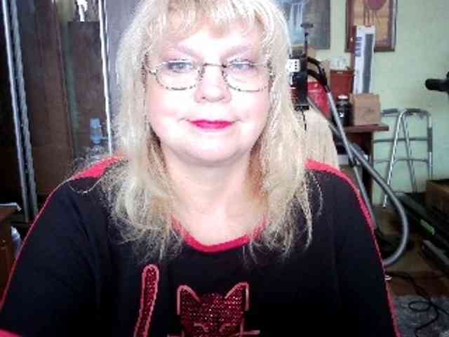 LOLA88888 webcam