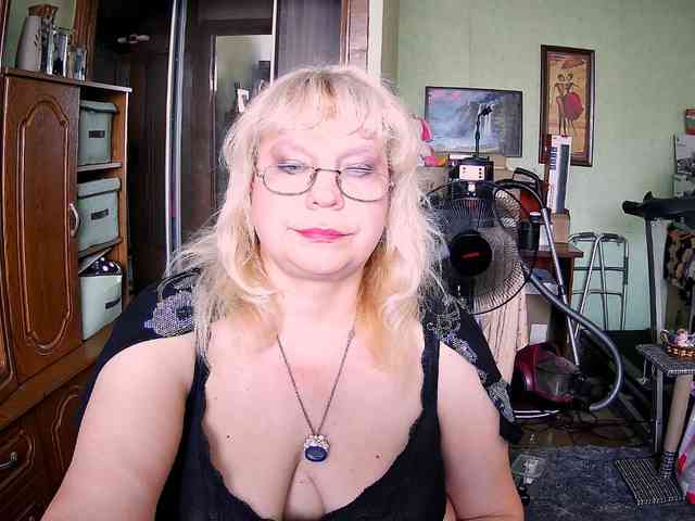 LOLA88888 webcam