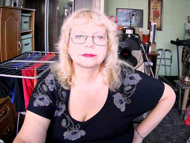 LOLA88888 webcam