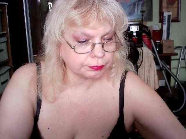 LOLA88888 webcam
