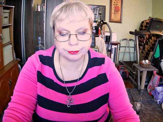 LOLA88888 webcam