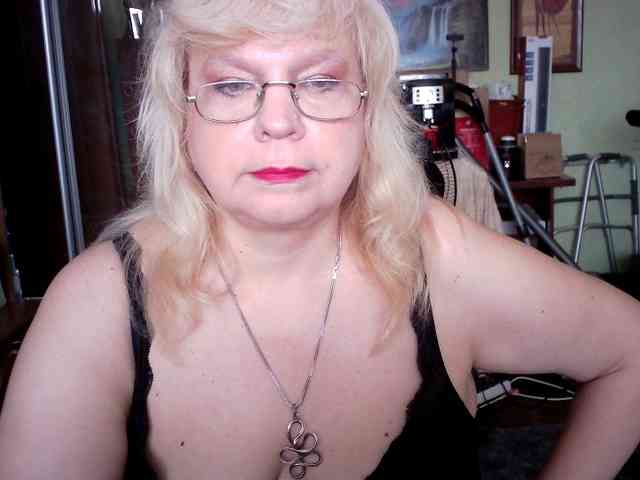 LOLA88888 webcam