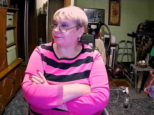 LOLA88888 webcam