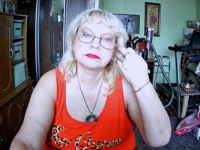 LOLA88888 webcam