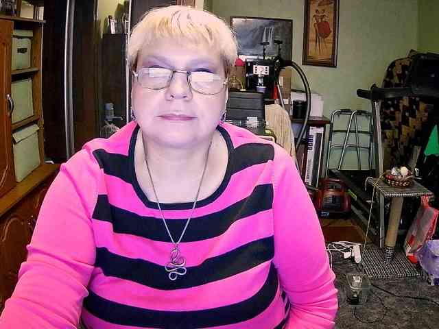 LOLA88888 webcam