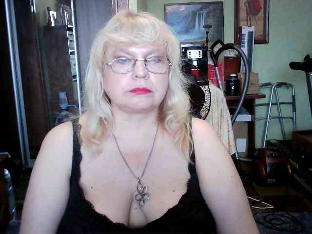 LOLA88888 webcam