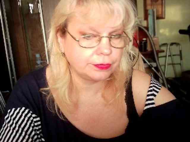 LOLA88888 webcam