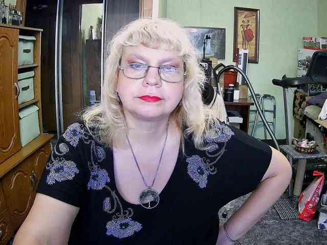LOLA88888 webcam