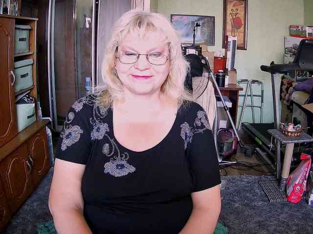 LOLA88888 webcam