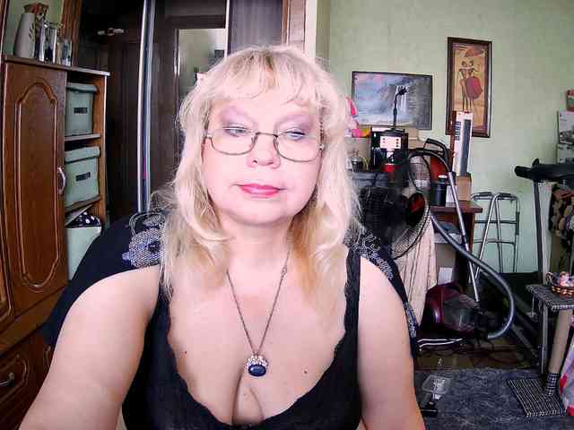 LOLA88888 webcam