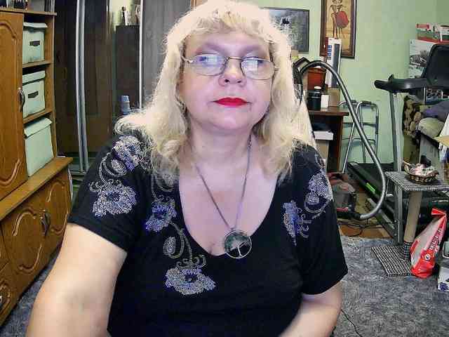 LOLA88888 webcam