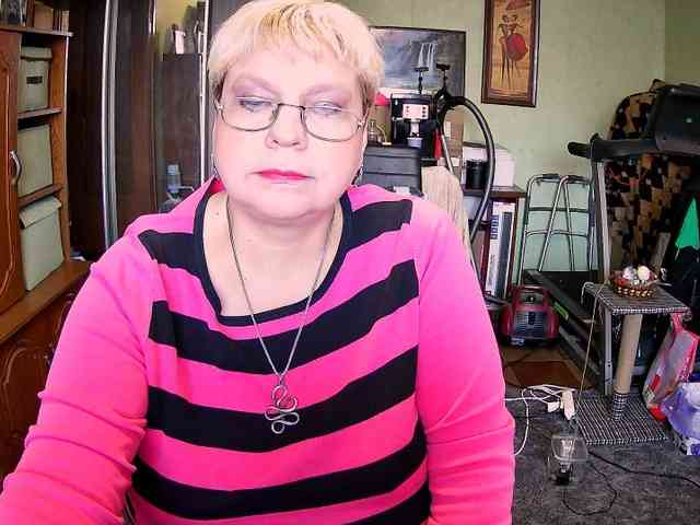 LOLA88888 webcam