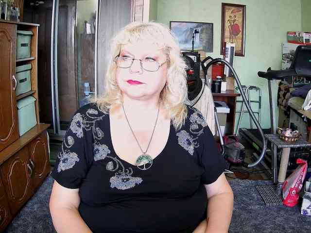 LOLA88888 webcam