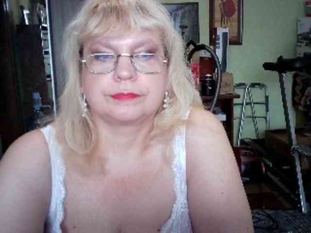 LOLA88888 webcam