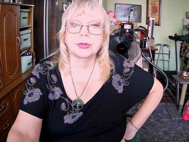 LOLA88888 webcam