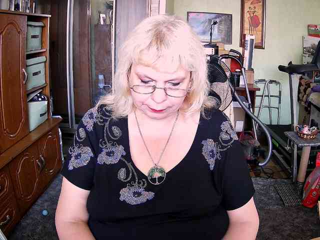 LOLA88888 webcam
