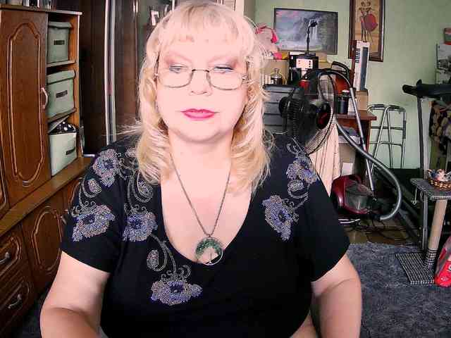 LOLA88888 webcam