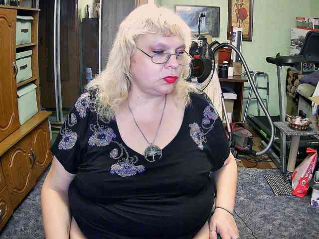 LOLA88888 webcam