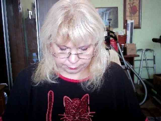 LOLA88888 webcam