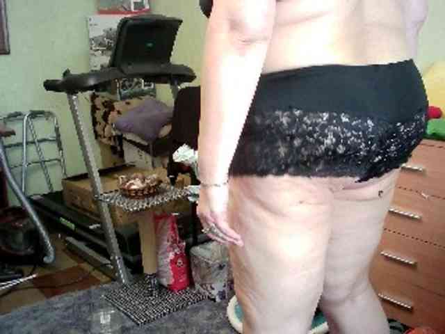 LOLA88888 webcam