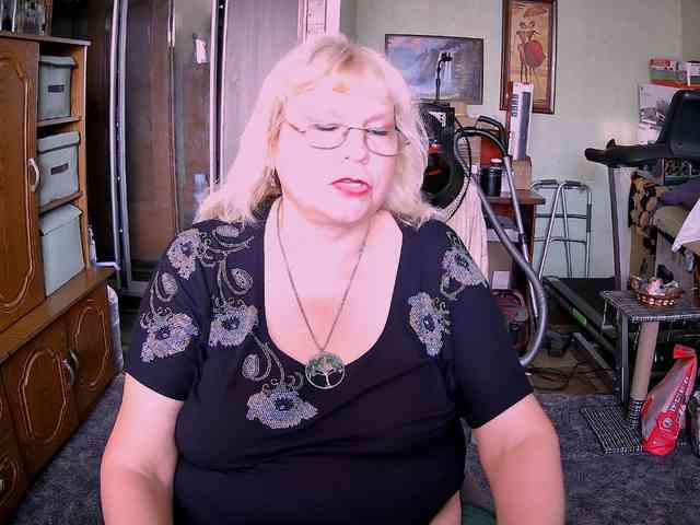 LOLA88888 webcam