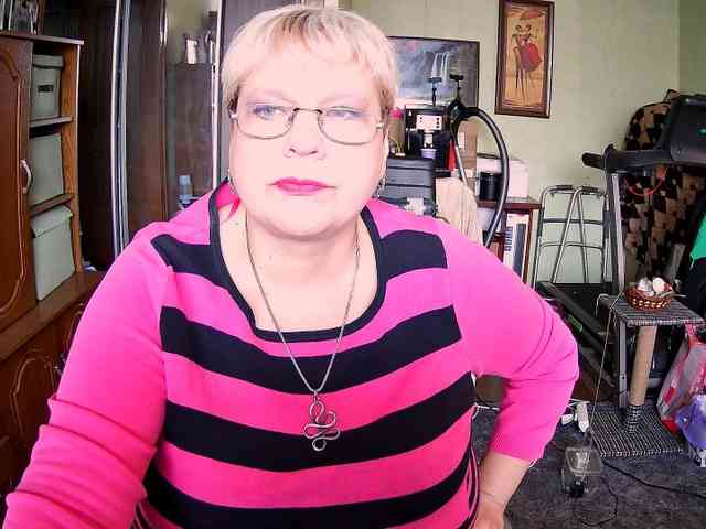 LOLA88888 webcam