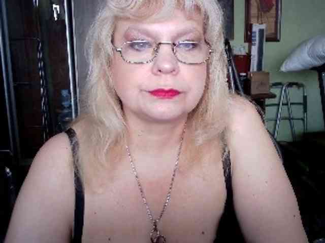 LOLA88888 webcam