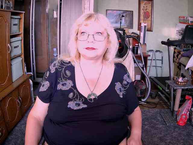 LOLA88888 webcam