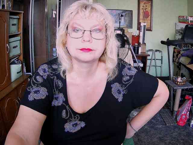 LOLA88888 webcam