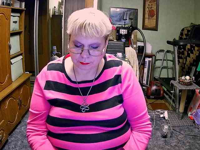 LOLA88888 webcam