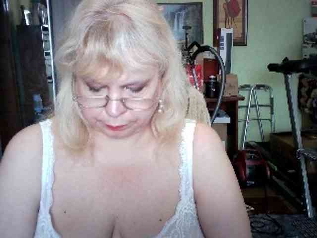 LOLA88888 webcam