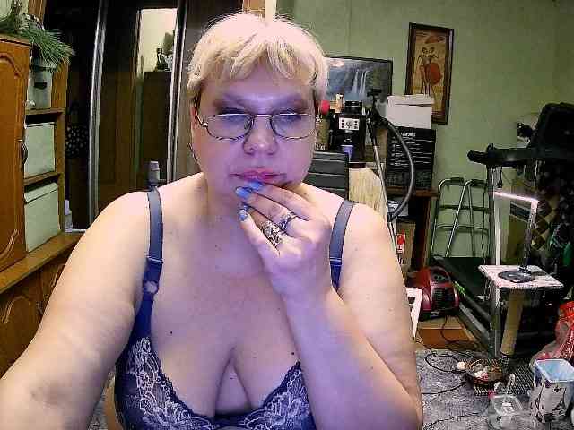 LOLA88888 webcam