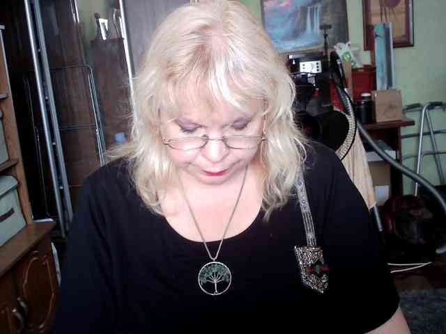 LOLA88888 webcam