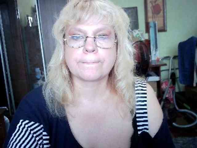 LOLA88888 webcam