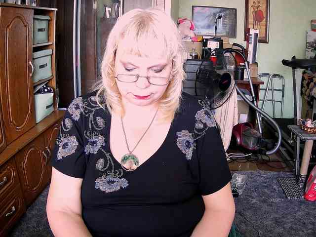 LOLA88888 webcam