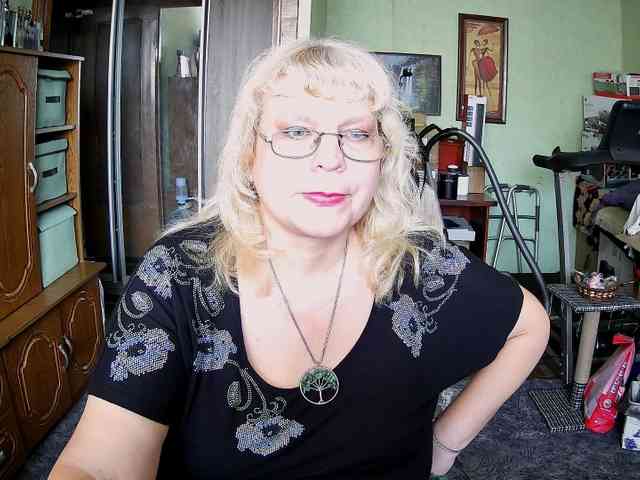 LOLA88888 webcam
