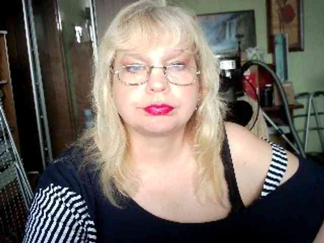 LOLA88888 webcam